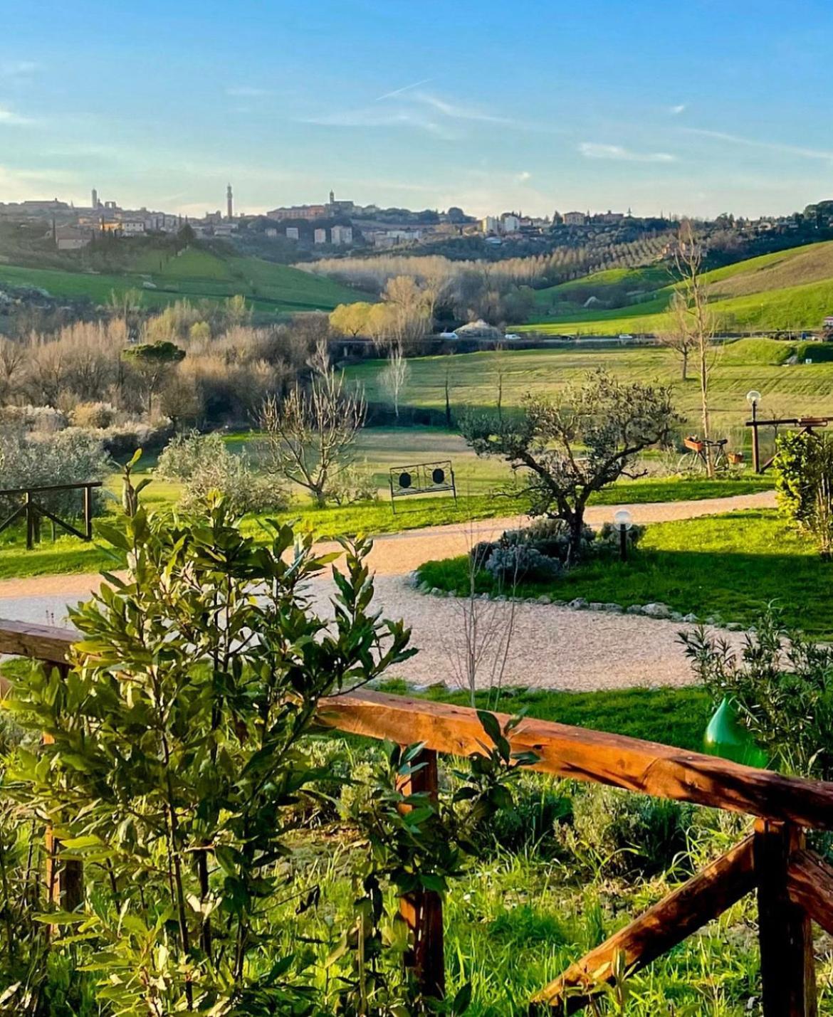 Agriturismo La Corte Del Sole เซียนา ภายนอก รูปภาพ