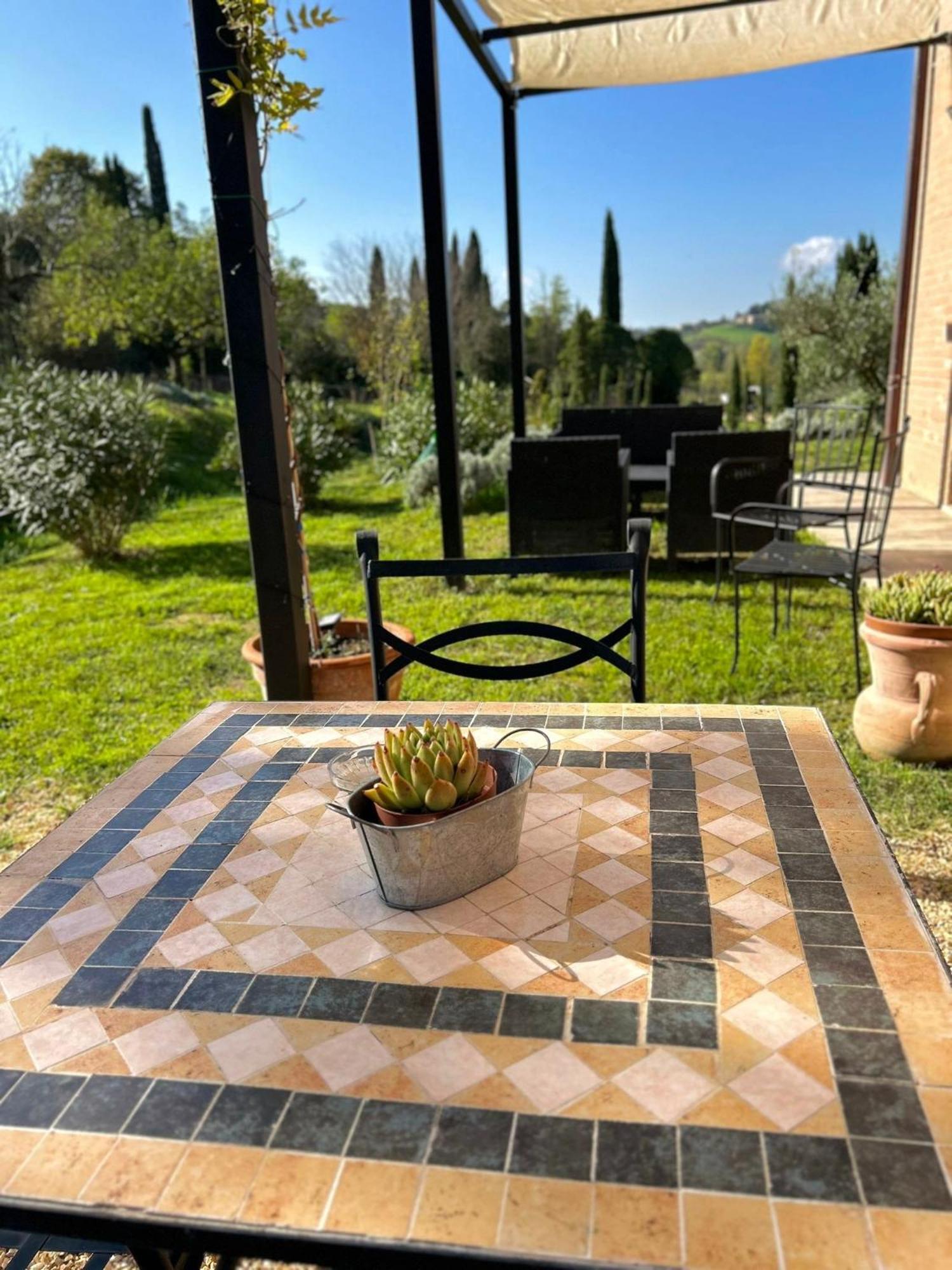 Agriturismo La Corte Del Sole เซียนา ภายนอก รูปภาพ